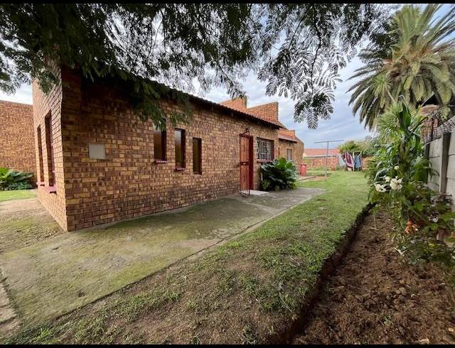 4 BEDROOM HOUSE FOR SALE IN WINDMILL PARK